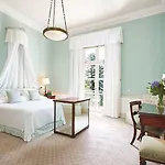 Reid's Palace, A Belmond Hotel, Madeira מלון פונשל
